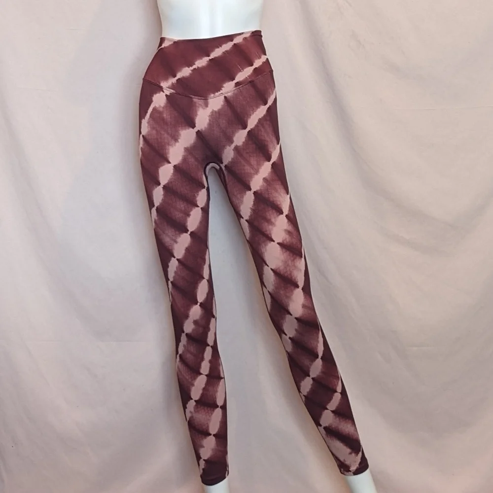 PINK Victoria's Secret Seamless High Waist 7/8 Ruby Tie Dye Tights size XS
